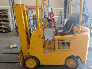 Towmotor Type G Forklift 4,000 Lb 704.7 Hours