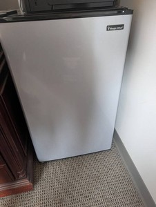 Magic Chef Mini Refrigerator