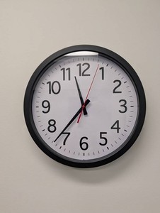 Round Wall Clock