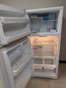 GE White Top-Freezer Refrigerator