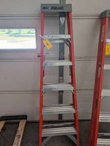 Keller 976 Fiberglass Ladder 6 Ft 300 Lb Type IA