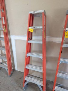 Werner M8706 Fiberglass Type IA Step Ladder 6 Ft 300 Lb