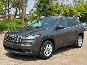 2016 JEEP CHEROKEE LATITUDE 159k Miles (NO RESERVE)