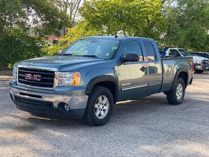 2010 GMC SIERRA 1500 SLE 1 Owner  121k Miles  4x4 (NO RESERVE)