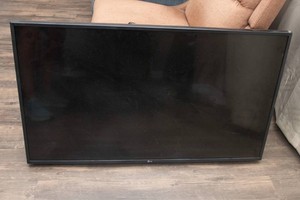 LG 43 4K UHD Smart LED TV