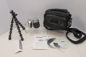 Olympus SP-510UZ Digital Camera with Tripod