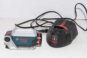 Bosch 3601DA0010 Work Light with Charger
