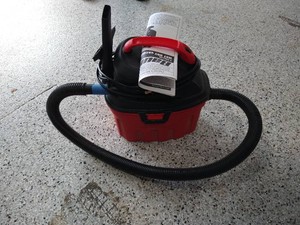 Bauer 3 Gallon WetDry Vacuum