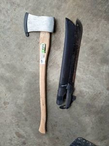 Sturdy 4-12lb Axe  Machete