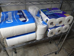 (43) Rolls of Toilet Paper