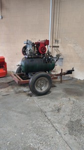 QUINCY MOBILE AIR COMPRESSOR