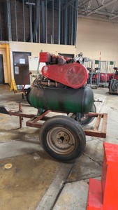 QUINCY MOBILE AIR COMPRESSOR