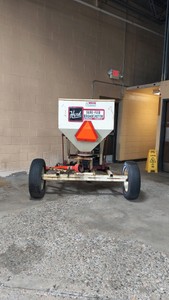 HERD FERTILIZER SPREADER