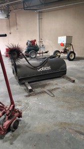 72 BOBCAT SWEEPER BUCKET