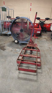 YALE PALLET JACK FOR STEEL PALLETS