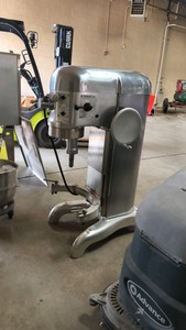 HOBART FREESTANDING COMMERCIAL 60 QT. DOUGH MIXER