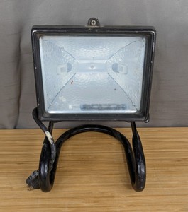 Portable Corded Work Light with Stand G