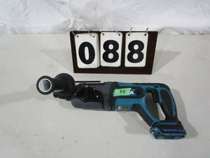 Makita 18V LXT 78 Rotary Hammer Drill - tool only
