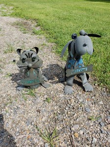 Cat and Dog Metal Garden Statues with Welcome Signs