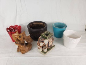 Ceramic and Wooden Art Decor with Pot Collection