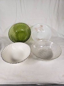 Glass and Ceramic Bowls with Various Textures and Patterns
