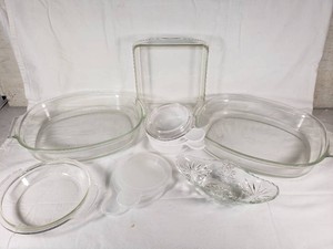 Pyrex and Anchor Hocking Glass Bakeware Set including Oval Dishes, Square Dish, Bowls and Serving Dish