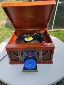 Crosley Vintage-Style Record Player with Radio and CD Player - Works