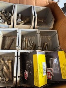 Screw Holders & Screws