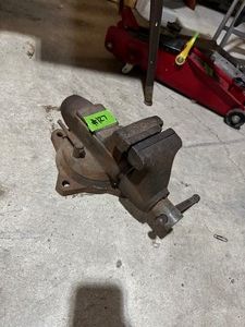 Vintage Metal Bench Vise