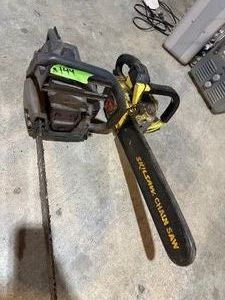 2 Chainsaws