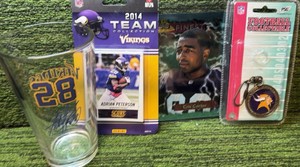 MINNESOTA VIKINGS FAN LOT (Adrian Peterson Glass, 2014 Team Set, Jumbo Finest Chris Carter, & Keychain