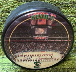 Minnesota Wild 1st Season 2000-2001 Commemorative Hockey Puck SGA NHL