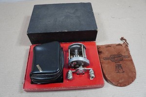 Vintage Pflueger Free Spool Supreme Reel with Case