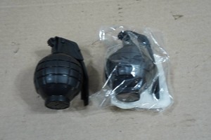 2 Airsoft Hand Grenades with Flash and Noise