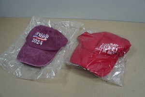 2 Trump Hats