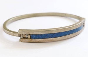 Vintage Silver Tone Crushed Blue Stone Inlay Hinged Bangle Bracelet
