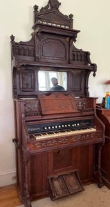 The Lakeside Chicago U.S.A. Antique Victorian Pump Reed Organ