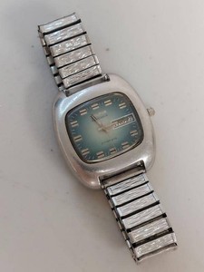 Bulova Vintage 1975 Automatic Watch 23 Jewels Blue Dial TV Case N5