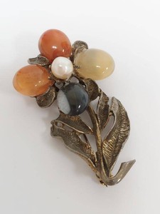 Vintage Gold Tone Agate Cabochon Flower Brooch with Pearl Accent