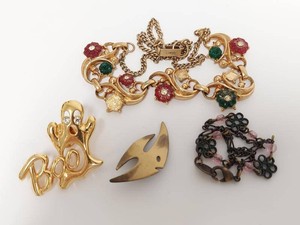 Vintage Jewelry Lot Lisner Molded Flower Bracelet Halloween Ghost Pin
