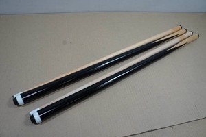 2 Pool Cues