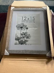 Americaflat Decorative Picture Frame - 12x15 with 9x12 Mat Opening