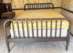 BR1 - Vintage Spindle Bed Frame Wood Headboard Footboard