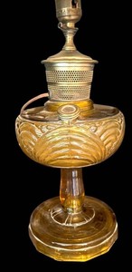 BR2 - Vintage Table Lamp - Aladdin Washington Deidre Kristal Amber Glass