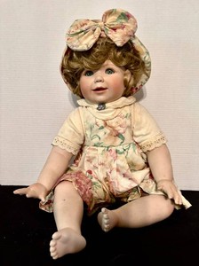 BR2 - Porcelain Doll - Vintage Chelsea 5941A Hamilton Collection 1994