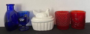 DR - Collector Glass & Ceramic Mixed Lot Wedgwood Peter Rabbit Tray (Lot of 5)