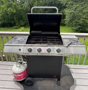 P - Char-Broil Performance 4-Burner Gas Grill