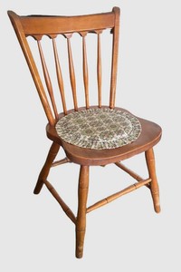 MB - Vintage Wooden Spindle-Back Chair