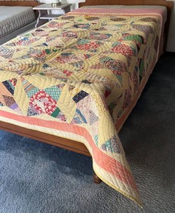 MB - Vintage Patchwork Quilt