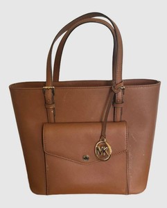 MB - Michael Kors Jet Set Medium Pocket Tote in Saffiano Leather